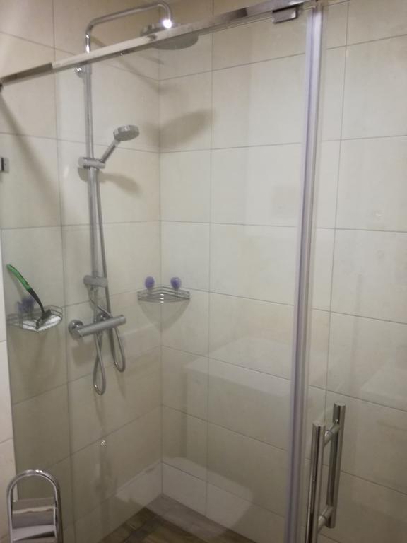 Apartment Victoria Добра вода Екстериор снимка