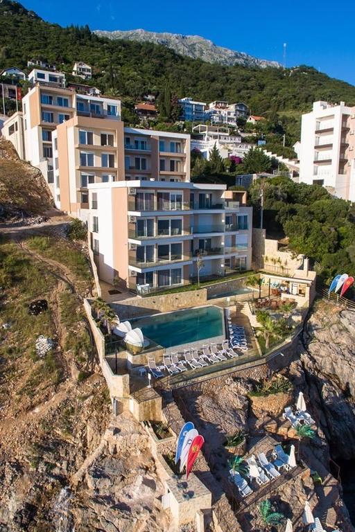 Apartment Victoria Добра вода Екстериор снимка