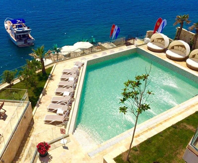 Apartment Victoria Добра вода Екстериор снимка